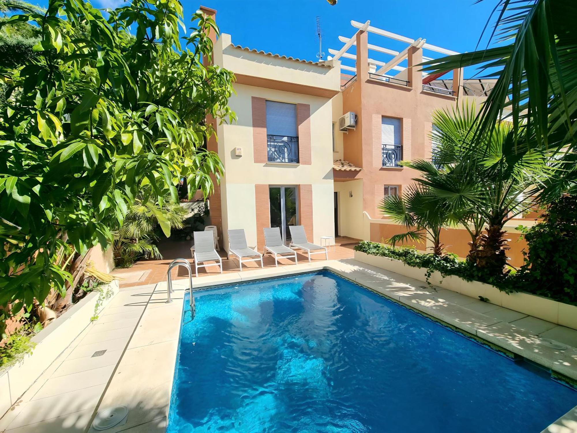Stunning Home With Outdoor Swimmingpool, 4 Bedrooms And Wifi Benalmádena Exteriör bild